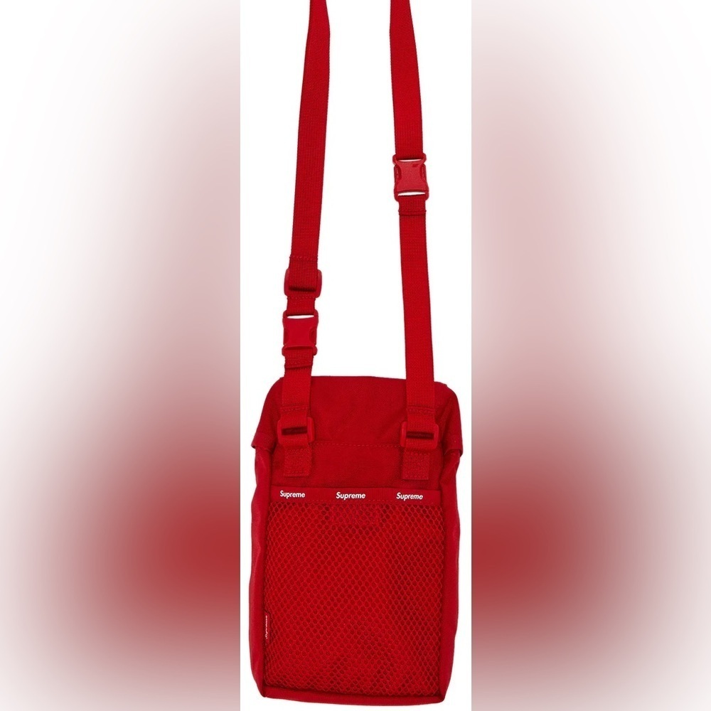 Supreme Red Camera Bag & Sticker NWT - Picture 3 of 7